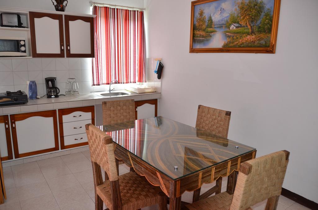 Les Gentilhommieres Guest House Trou aux Biches Ruang foto